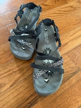 Sketchers memory foam sandal size 9